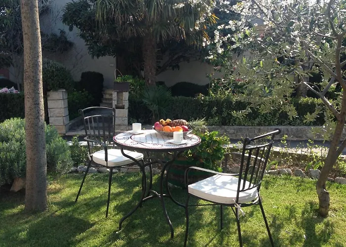 Appartement With A Parking Space Kastel Luksic, - 11129 *