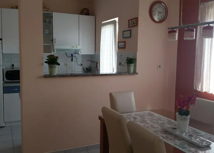 With A Parking Space Kastel Luksic, - 11129 Appartement