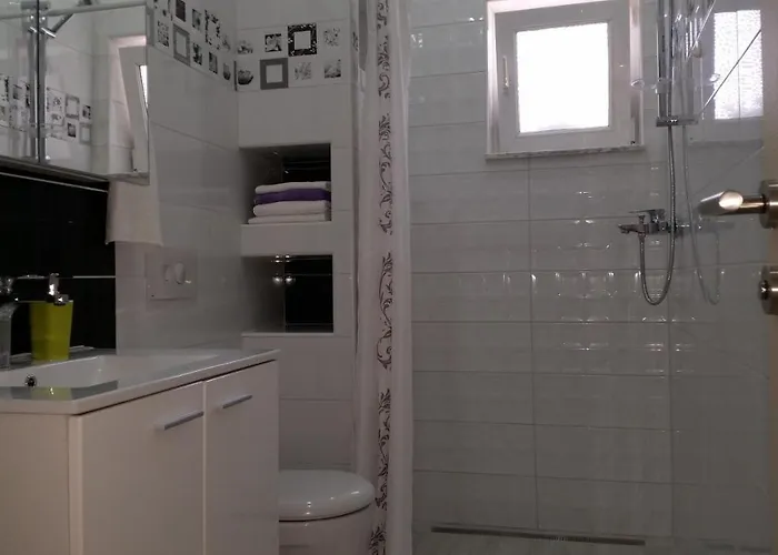 With A Parking Space Kastel Luksic, - 11129 Appartement